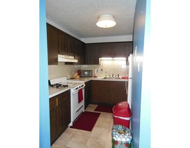 270 E Haverhill St unit 6, Lawrence, MA 01841 - photo 4
