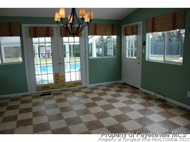 404 Kingsford Ct, Fayetteville, NC 28314 - photo 7