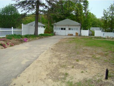 9 Pleasant St, Ashland, NH 03217 - photo 6