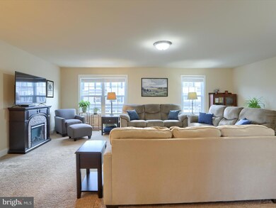 813 Spring Rock Ct, Mechanicsburg, PA 17055 - photo 4