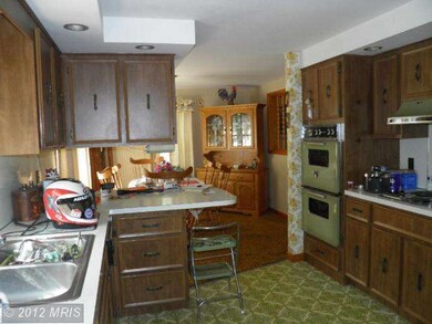 166 Bennett Ln, Berkeley Springs, WV 25411 - photo 3