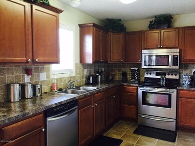 8708 Chetwood Trace Dr, Louisville, KY 40291 - photo 6