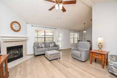 8423 Sunny Ridge Dr, Houston, TX 77095 - photo 5