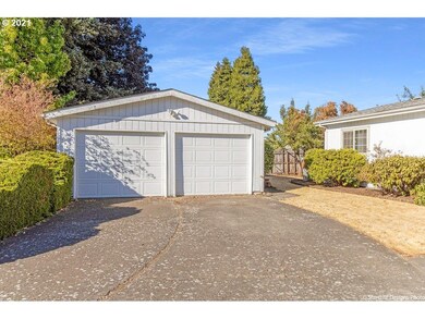 3087 Stapp Dr, Eugene, OR 97408 - photo 2