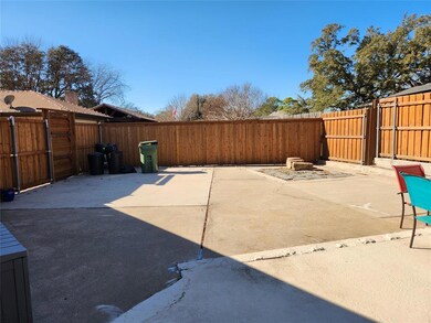 104 Baker Ct, Hurst, TX 76054 - photo 5