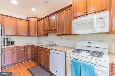 232 Providence Ln, Lansdale, PA 19446 - photo 5