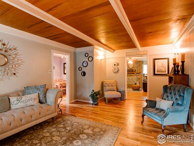 Hardwood Floors with neat detail trim