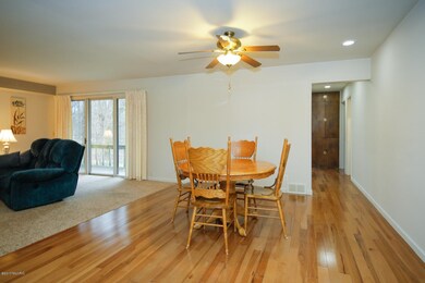 975 5th St-106