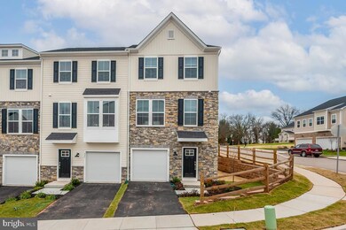 923 Magnolia Ln, Spring City, PA 19475 - photo 2