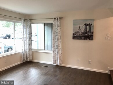 18419 Stone Hollow Dr, Germantown, MD 20874 - photo 4