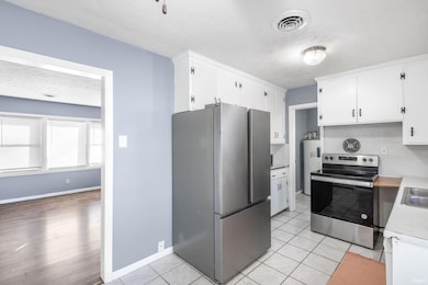 804 E Bristol St, Elkhart, IN 46514 - photo 2