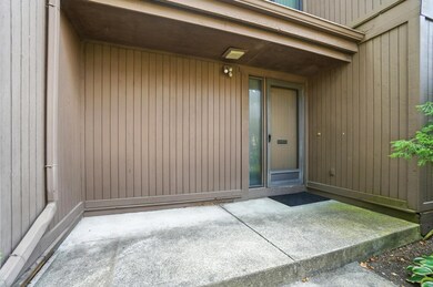 2113 Willowick Dr unit 13D, Columbus, OH 43229 - photo 4