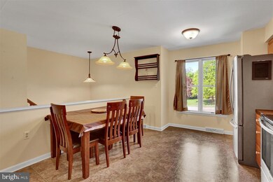 291 Worcester Ave, Harrisburg, PA 17111 - photo 3