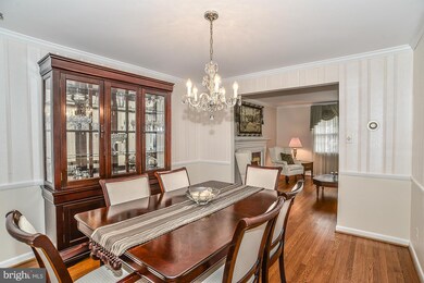 606 Manor Dr NE, Vienna, VA 22180 - photo 6