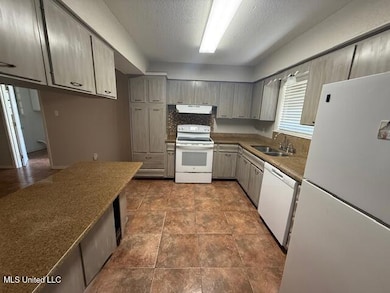 2276 Sunkist Country Club Rd, Biloxi, MS 39532 - photo 4