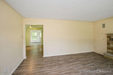 691 Wells St NE, Grand Rapids, MI 49525 - photo 2