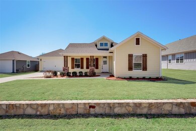 1426 Blue Bonnett Blvd, Gainesville, TX 76240 - photo 4