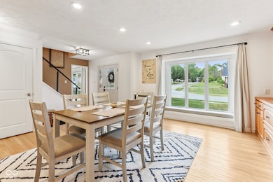 521 Thornberry Dr, Carmel, IN 46032 - photo 7