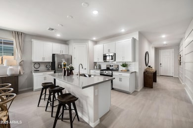 07-22808-E-Round-Up-Way-7