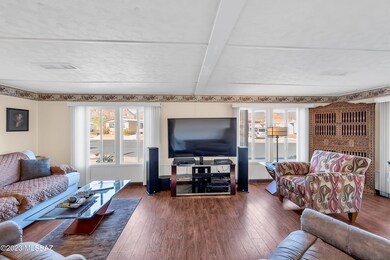 06-Living Area