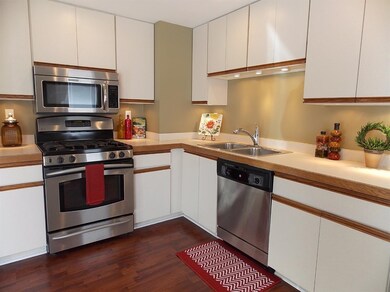 9336 Saric Dr, Highland, IN 46322 - photo 7