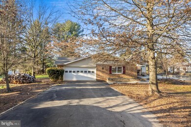 6239 Glen Rd, Coopersburg, PA 18036 - photo 4