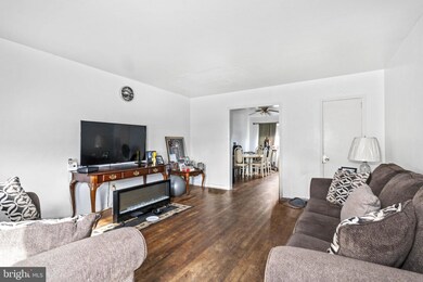 1015 E 27th St, Wilmington, DE 19802 - photo 3