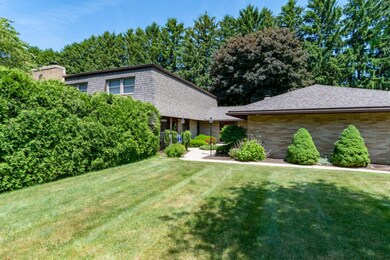2727 S Lakeshore-21