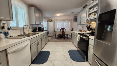 1627 King Arthurs Ct, Lakeland, FL 33810 - photo 4