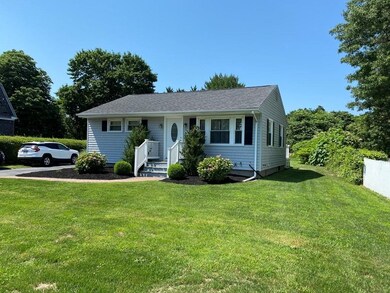 76 Rockland St, South Dartmouth, MA 02748 - photo 4