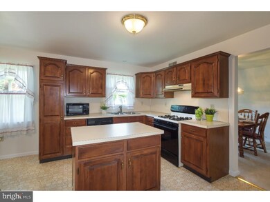 1129 Tuckerton Rd, Reading, PA 19605 - photo 7