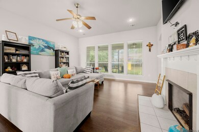 6729 Royal Oaks Ct, Zachary, LA 70791 - photo 5