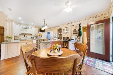 BREAKFAST NOOK AND COFFEE STATION MAKE THIS A FAVO