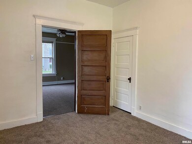 300 Pekin St, Lincoln, IL 62656 - photo 6