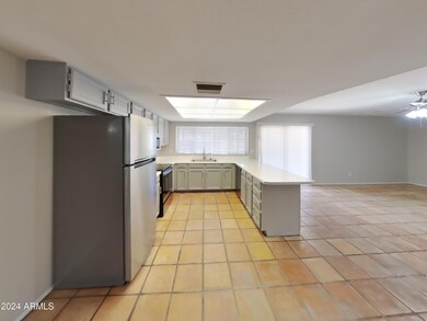 2829 S Las Palmas Cir, Mesa, AZ 85202 - photo 4