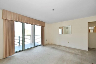 Crescent Park Condominiums unit 405, Woburn, MA 01801 - photo 3