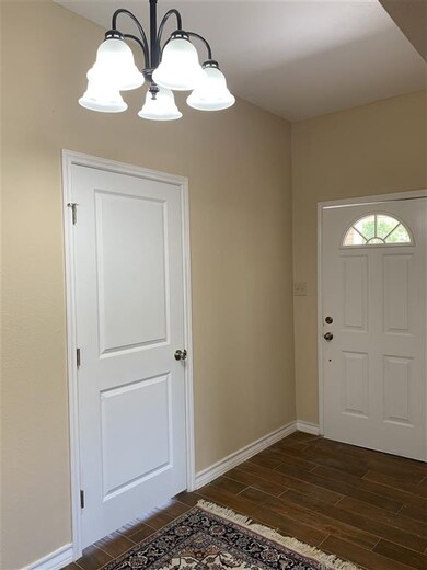 2005 Marcella Ave, Laredo, TX 78040 - photo 6