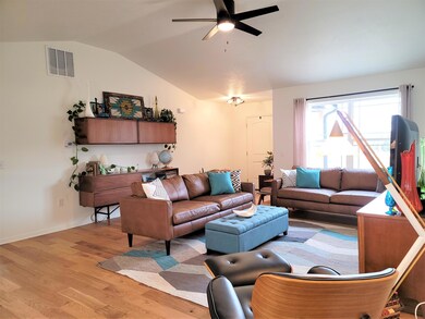 Living Room (3)
