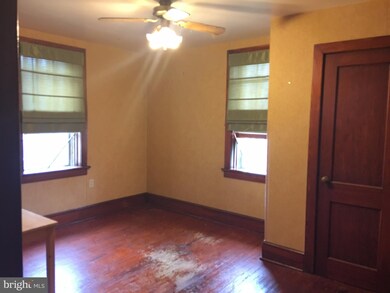 390 W Queen St, Chambersburg, PA 17201 - photo 5