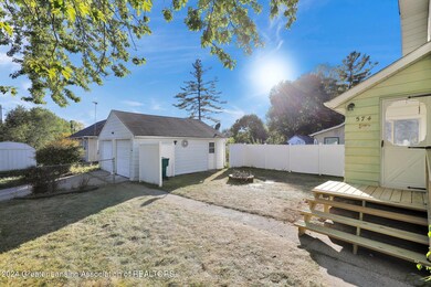 574 Tisdale Ave, Lansing, MI 48910 - photo 5