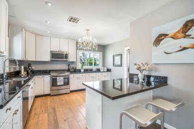 3802 N 43rd Pl (13 of 34)