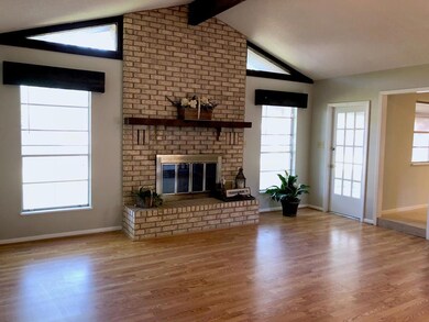 107 Glenmoor Dr, Fredericksburg, TX 78624 - photo 4