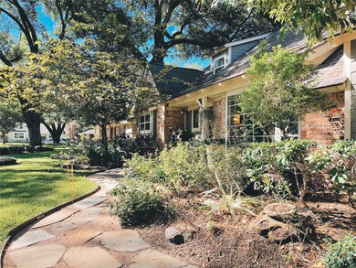 5007 Hollow Bend Ct, Houston, TX 77018 - photo 3