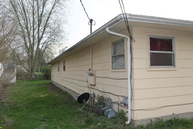 201 W Locust St, Three Oaks, MI 49128 - photo 2