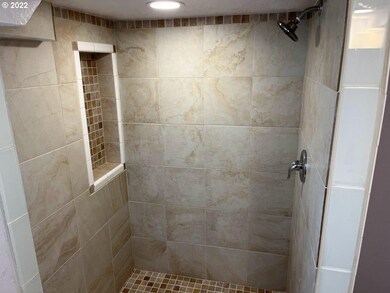 3 NW 7th St, Pendleton, OR 97801 - photo 6