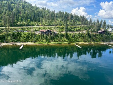 Located between 2 beautiful homes