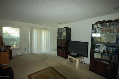 7983 Cherry Blossom Dr N, Jacksonville, FL 32216 - photo 4