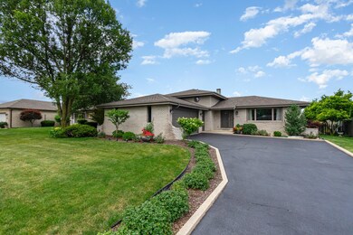 2820 Mockingbird Dr, Crown Point, IN 46307 - photo 2