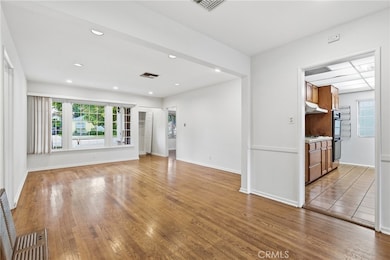 16753 Magnolia Blvd, Encino, CA 91436 - photo 4