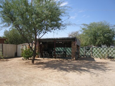 Backyard Ramada (2)